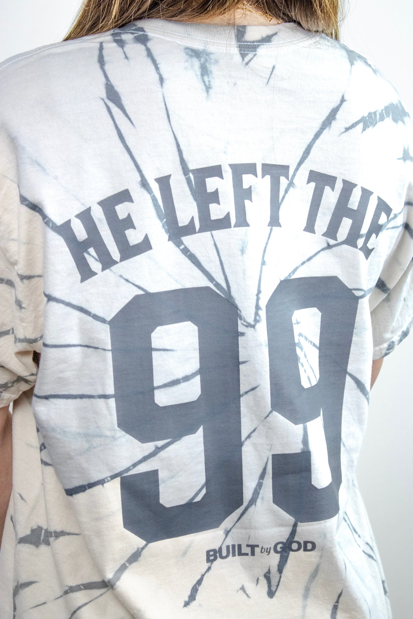 HE LEFT THE 99 Tee - Spiral Gray